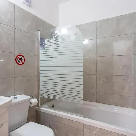 Mia 1-bedroom In * לרנקה