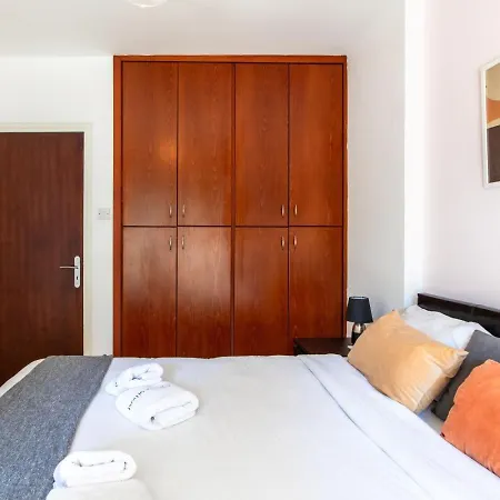 Mia 1-br & Balcony In Ларнака