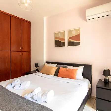 Mia 1-br & Balcony In Daire
