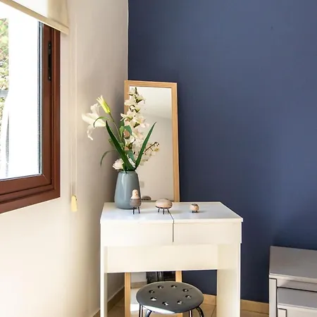 Mia 1-br & Balcony In * Ларнака